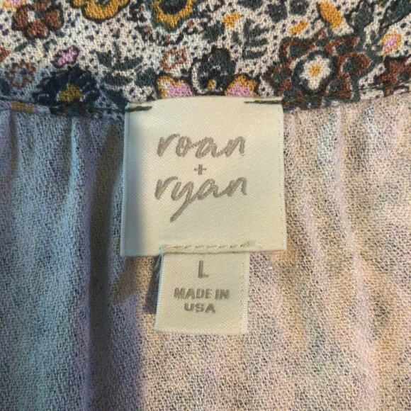 Roan & Ryan Floral Print Black, PInk, Green V-Neck, Peasant Blouse Size L - Picture 6 of 8